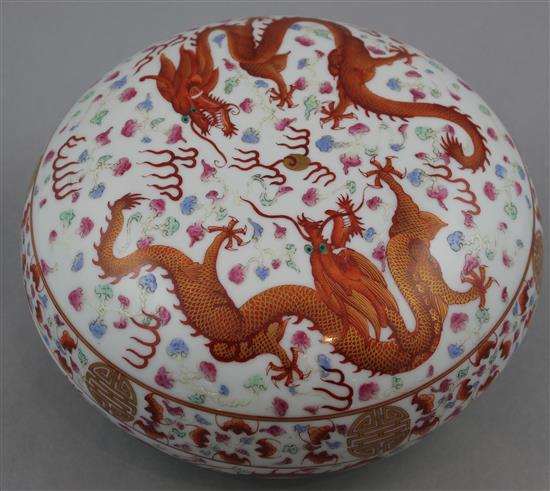 A Chinese famille rose dragon box and cover, Guangxu mark but later, 19.3cm